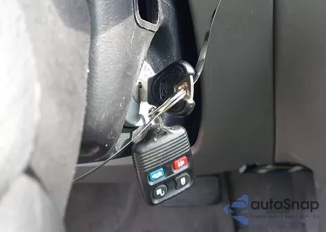 1999 Ford Escort Se z USA, uszkodzony, nr VIN 1FAFP13P6XW200107